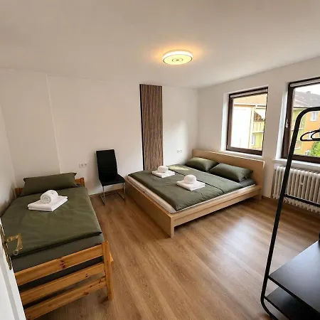아파트 Exclusive 4-room Near Wilhemshoehe Train Station *