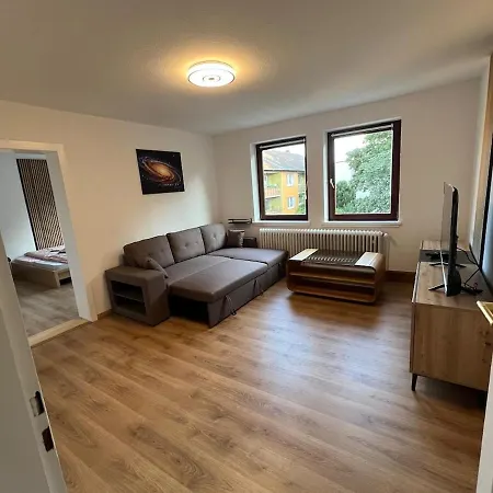 Exclusive 4-room Near Wilhemshoehe Train Station * 카셀